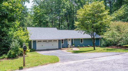 104 Britton Ave, Hendersonville, NC, 28791-2931 | Card Image