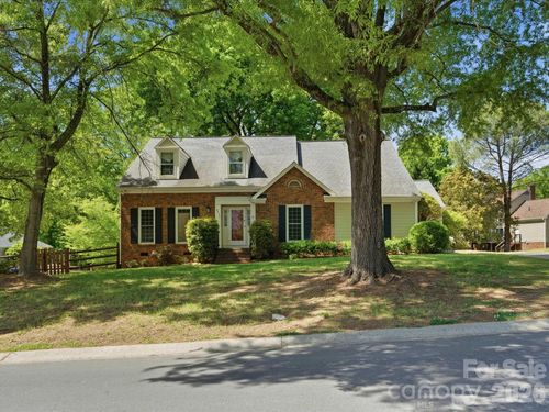 9437 Fairmead Dr, Charlotte, NC, 28269-9790 | Card Image
