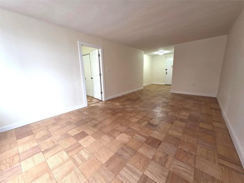 apt-1e-55 98th St, Corona, NY, 11368-3010 | Card Image