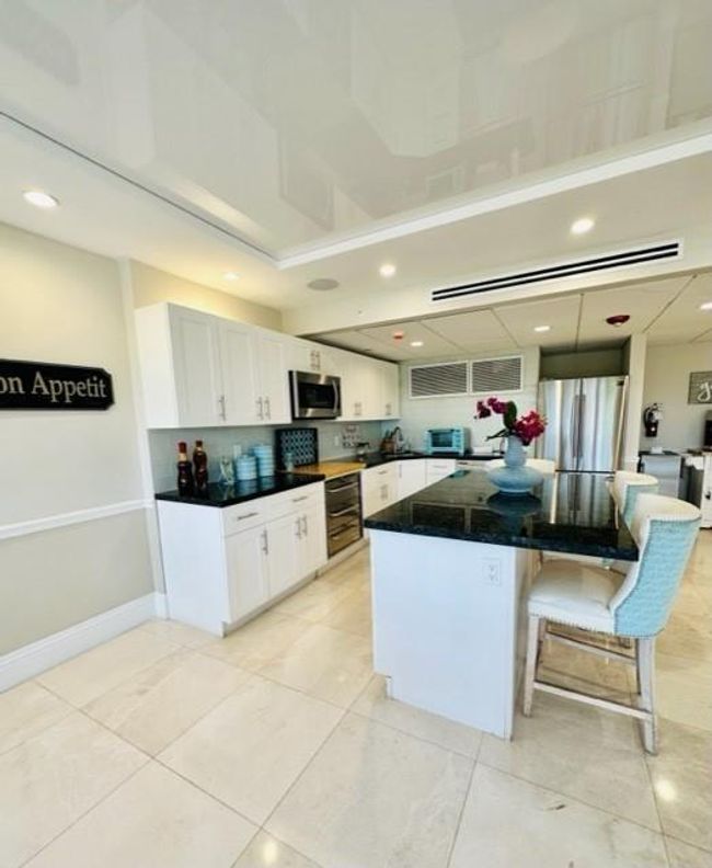 APT-212 - 1150 Hillsboro Mile, Condo with 2 bedrooms, 2 bathrooms and null parking in Hillsboro Beach FL | Image 33