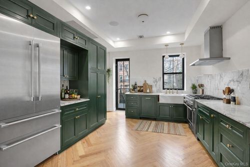 479 Hancock St, Brooklyn, NY, 11233-1016 | Card Image