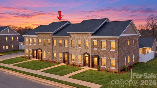 2117 24th Street Ln Se, Hickory, NC, 28602-8794 | Card Image