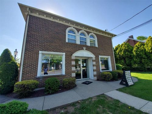 1st-484 Stones Crossing Rd, Palmer Twp, PA, 18045-3753 | Card Image