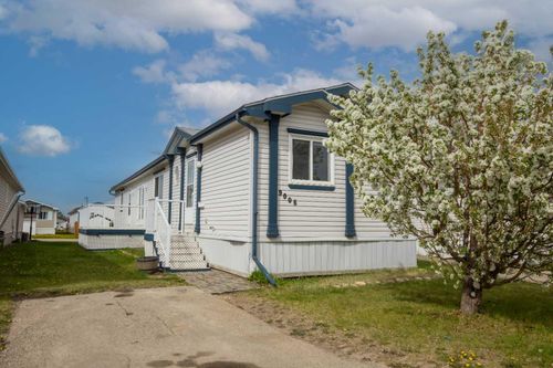 9006 86 Ave, Grande Prairie, AB, T8X0A8 | Card Image