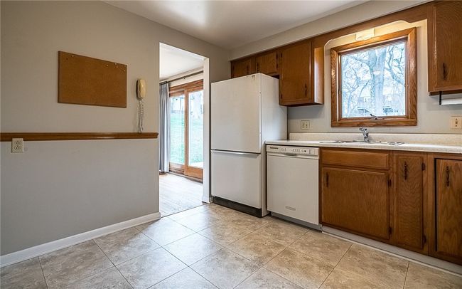 3229 Sundale Dr, House other with 3 bedrooms, 3 bathrooms and 2 parking in Glenshaw PA | Image 11