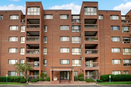 106-600 Naples Ct, Glenview, IL, 60025-3863 | Card Image
