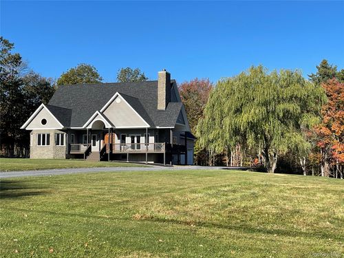 273 Pine Grove Rd, Middletown, NY, 10940-7587 | Card Image