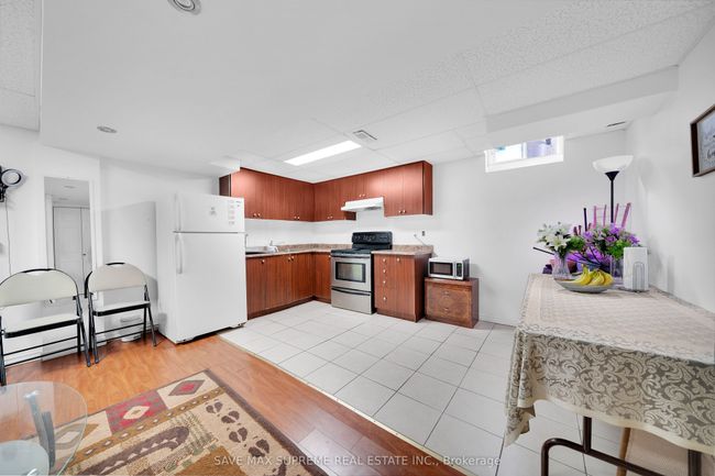 22 Constance St, House other with 6 bedrooms, 6 bathrooms and 5 parking in Brampton ON | Image 32