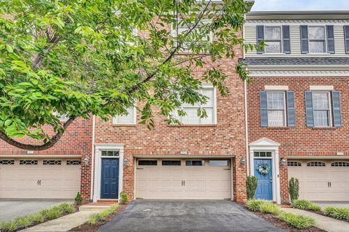 3823 Greenway Dr Sw, Roanoke, VA, 24018-3737 | Card Image