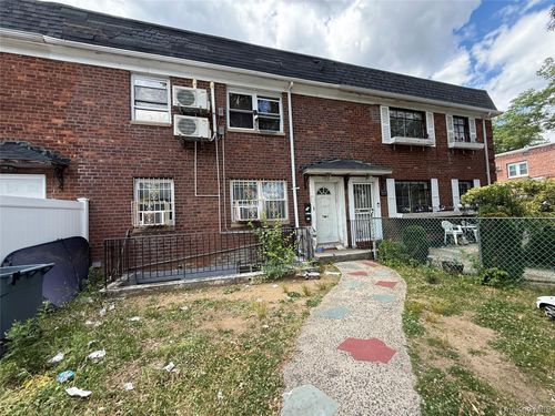 7012 141st St, Flushing, NY, 11367-1931 | Card Image