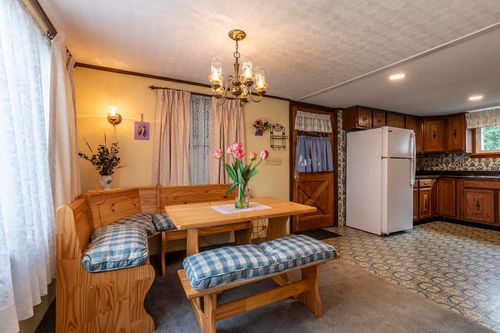 842 Main St, Proctorsville, VT, 05153-4404 | Card Image