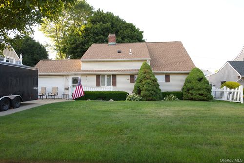 245 Sprucewood Drive, Hempstead, NY, 11756 | Card Image
