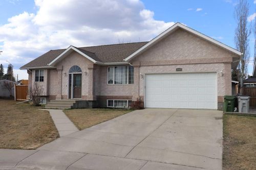 5810 12 A Avenue, Home with 4 bedrooms, 3 bathrooms and 2 parking in Edson AB | Card Image