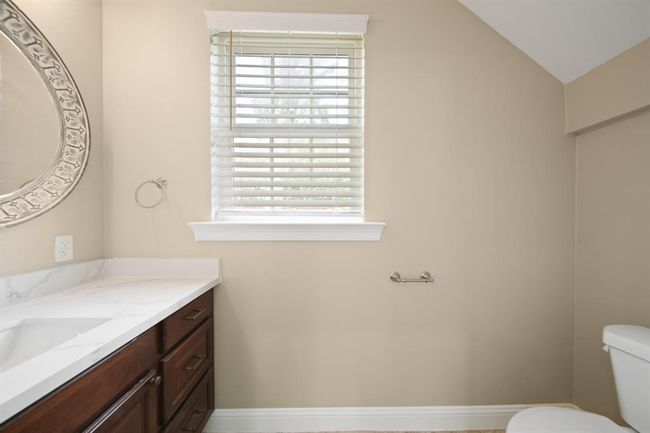 Half bathroom | Image 32