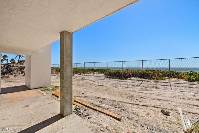 Lanai looking toward the beach | Image 20