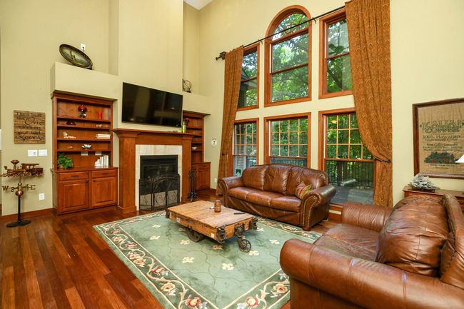 Living Room-2 story | Image 6