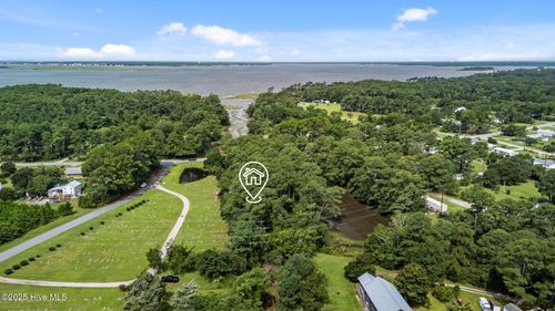 806 Highway 101, Beaufort, NC, 28516-7717 | Card Image