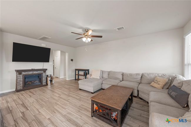 5803 St Charles Dr, House other with 5 bedrooms, 3 bathrooms and null parking in Belton TX | Image 8