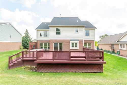 51334 Hills Dr, Plymouth, MI, 48170-3394 | Card Image