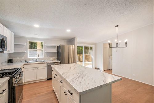 6714 Hill St, Newaygo, MI, 49337-8069 | Card Image