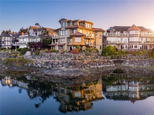 201-9949 Third St, Sidney, BC, V8L3B1 | Card Image