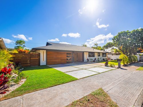 714 Hunakai St, Honolulu, HI, 96816-4911 | Card Image