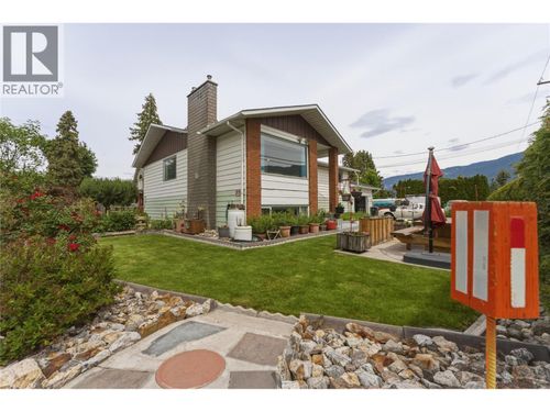 2810 Okanagan St, Armstrong, BC, V4Y0A8 | Card Image