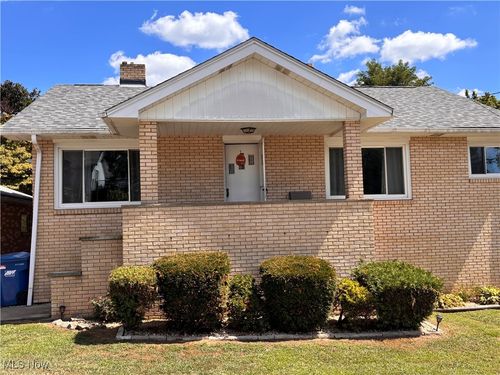 277 Francis Ave, Windsor Heights, WV, 26075-1003 | Card Image