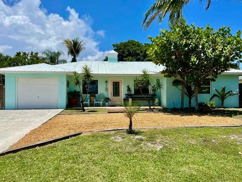 415 Beacon St, Tequesta, FL, 33469-2901 | Card Image