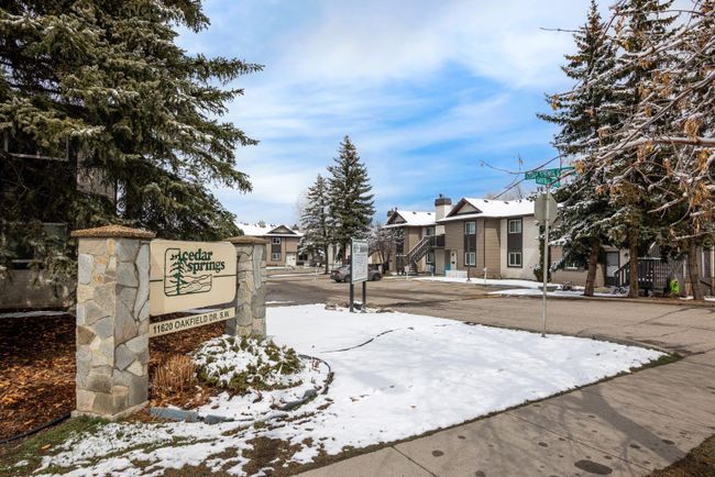 45 Cedar Springs Gardens Sw, Home with 2 bedrooms, 1 bathrooms and 1 parking in Calgary AB | Image 32