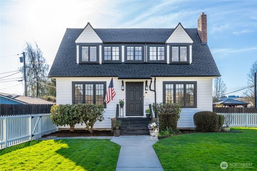 926 Lewis Ave, Sumner, WA, 98390-1808 | Card Image