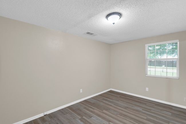 214 Hill Ln, House other with 3 bedrooms, 2 bathrooms and null parking in Red Oak TX | Image 20