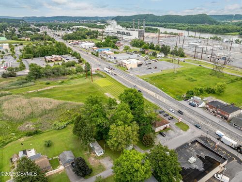 2103 N Susquehanna Trl, Selinsgrove, PA, 17870-7872 | Card Image