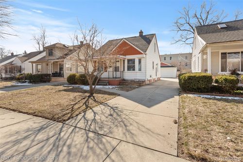 816 E 3rd St, Royal Oak, MI, 48067-2843 | Card Image