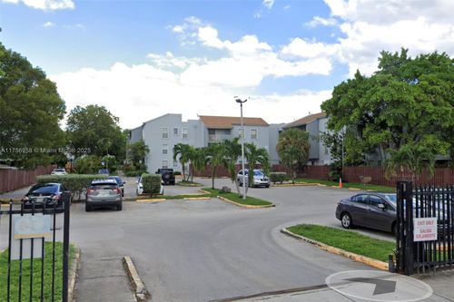 apt-s227-6095 W 18th Ave, Hialeah, FL, 33012-6160 | Card Image