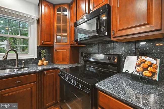 2240 Halter Ln, House other with 4 bedrooms, 3 bathrooms and null parking in RESTON VA | Image 5