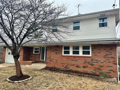 30 W Marietta Pl, Alton, IL, 62002-5137 | Card Image