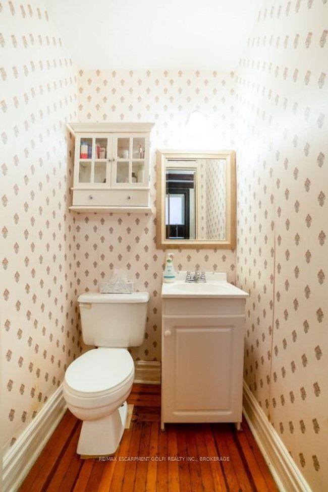 222 Hess St S, House other with 4 bedrooms, 2 bathrooms and 3 parking in Hamilton ON | Image 16