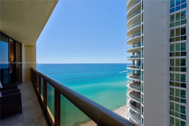 2602 - 16275 Collins Ave, Condo with 2 bedrooms, 2 bathrooms and null parking in Sunny Isles Beach FL | Image 23