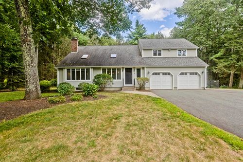 6 Ashley Cir, Easthampton, MA, 01027-9711 | Card Image
