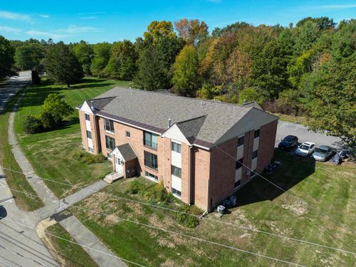 apt-2-1 Brookside Dr, Exeter, NH, 03833-1637 | Card Image