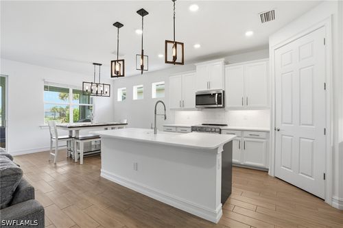 28032 Captiva Shell Loop, BONITA SPRINGS, FL, 34135-8624 | Card Image