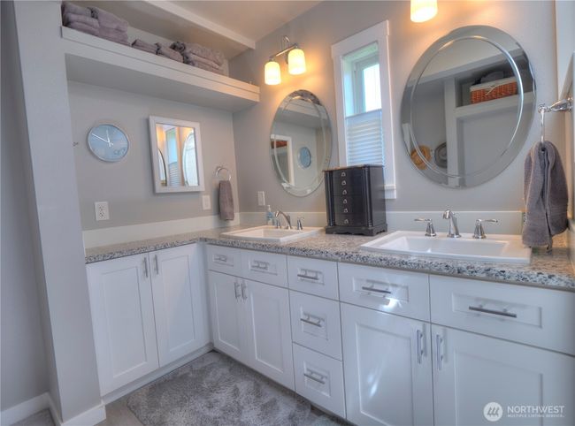 23206 Se 448 Th St, Home with 3 bedrooms, 3 bathrooms and 8 parking in Enumclaw WA | Image 12