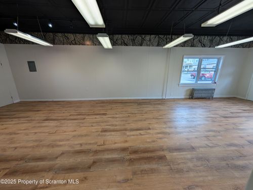 1057 Main St, Dickson City, PA, 18519-1339 | Card Image