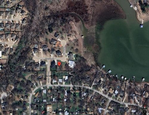 209 Familia Ct, Azle, TX, 76020-4073 | Card Image