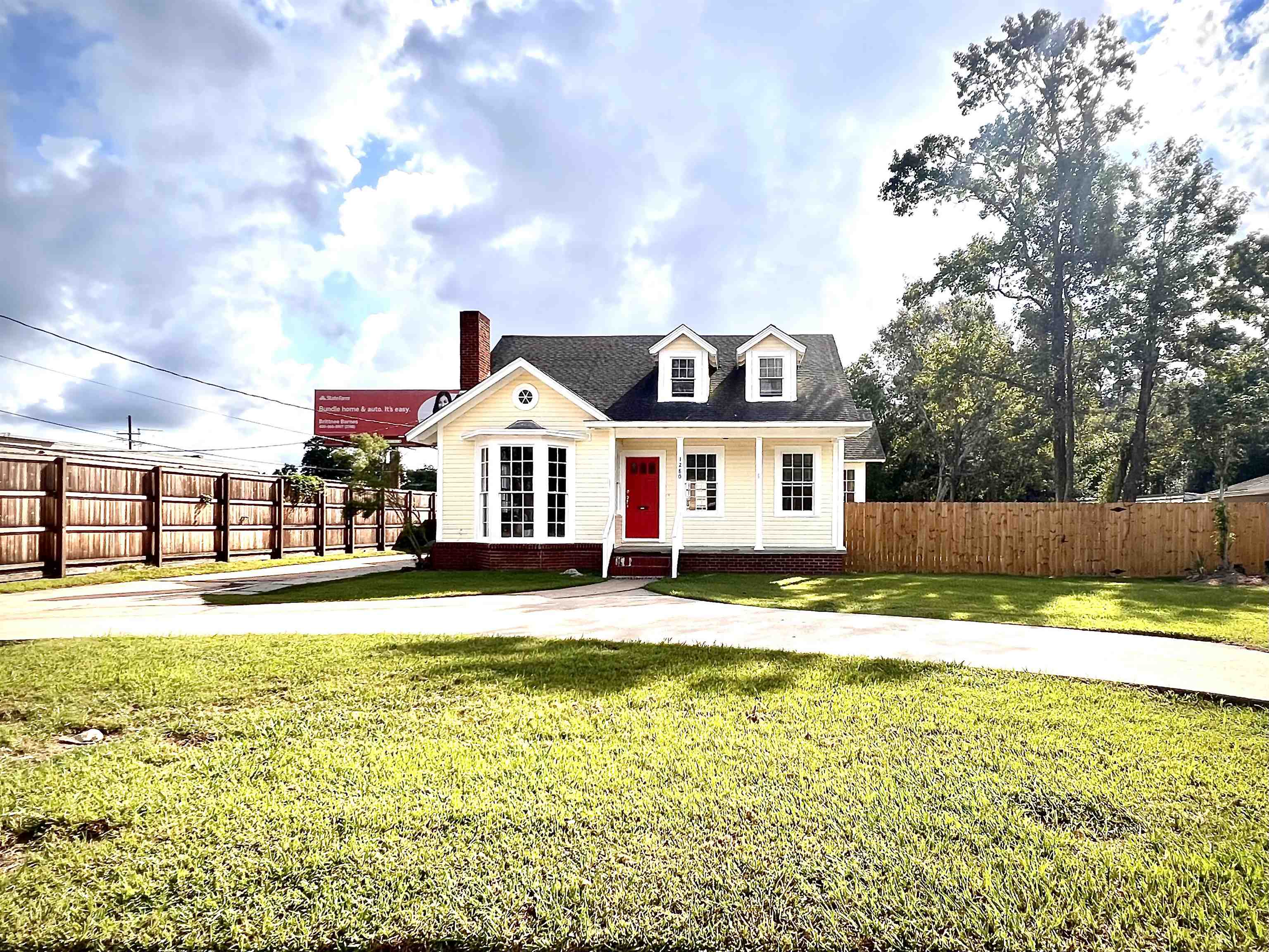 Lucas Dr, Beaumont, TX 77706