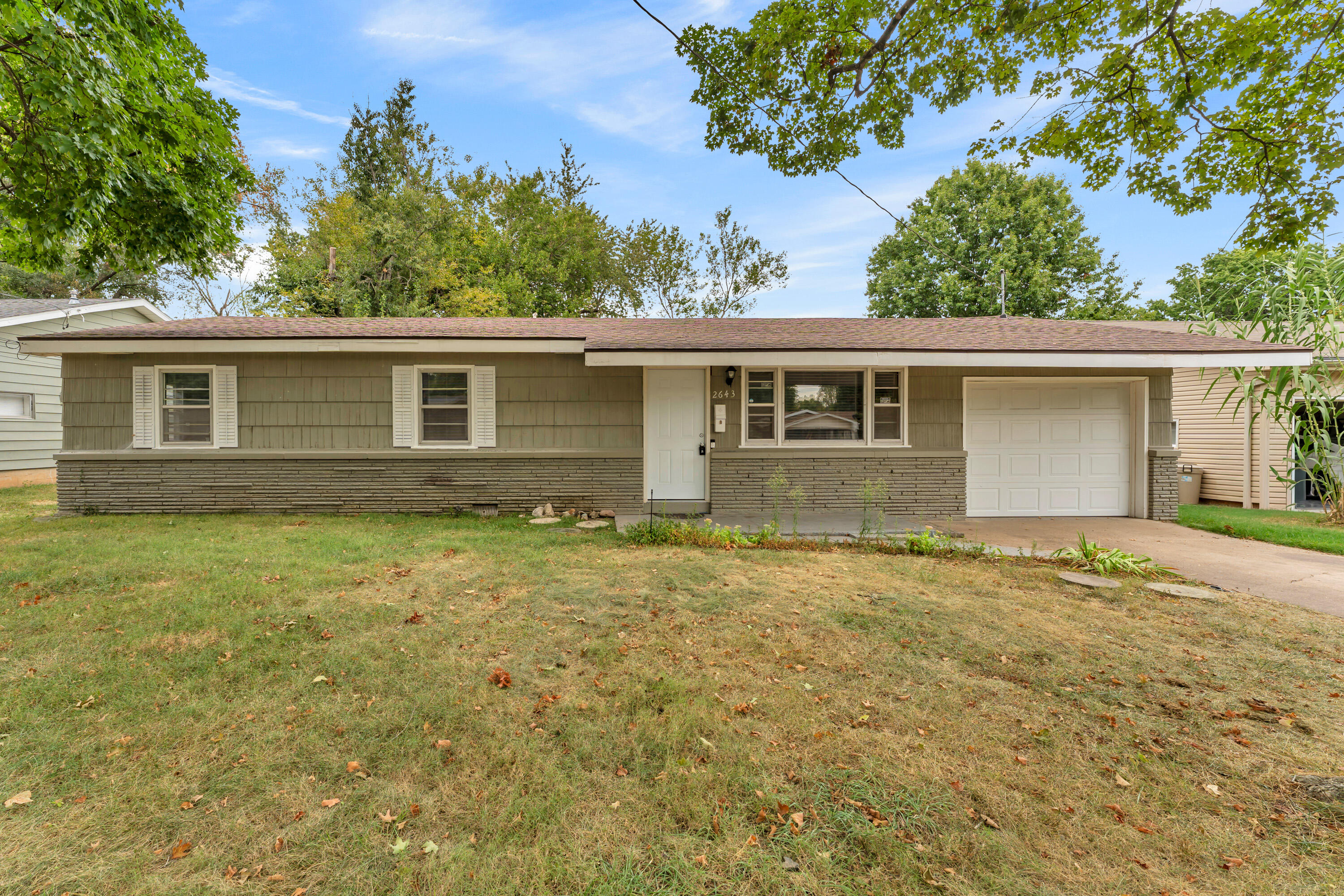 2643 E Belmont St, Pending in Springfield - eXp Realty