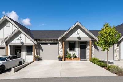 2 - 47203 Vista Pl, Townhouse with 3 bedrooms, 3 bathrooms and 3 parking in Chilliwack BC | Image 2