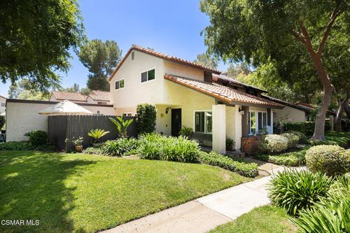27564 Rondell St, Agoura Hills, CA, 91301-2461 | Card Image