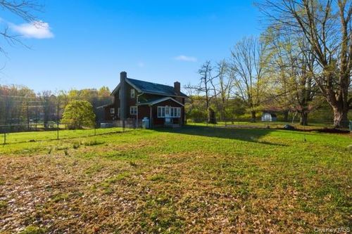 32 Heinsman Ln, Wallkill, NY, 12589-2800 | Card Image